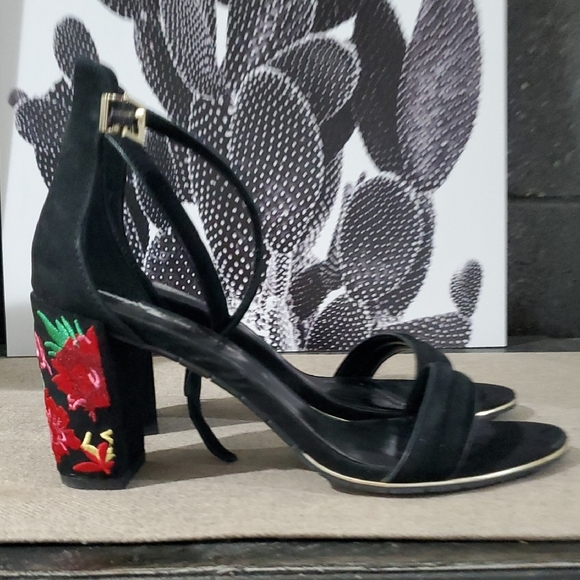 Kenneth Cole Black and Red Floral Embroidered Heels - Picture 6 of 12